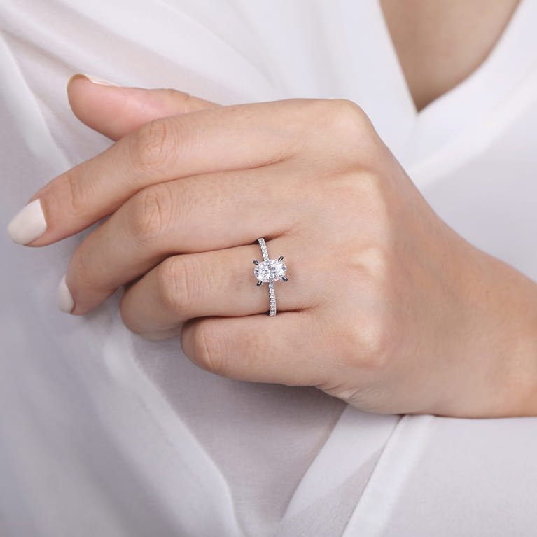 Noa - Platinum Oval Diamond Engagement Ring - 0.42 ct - Shot 6