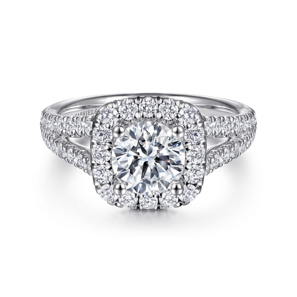 oval vs. round cut engagement ring Round-Cut Engagement Ring