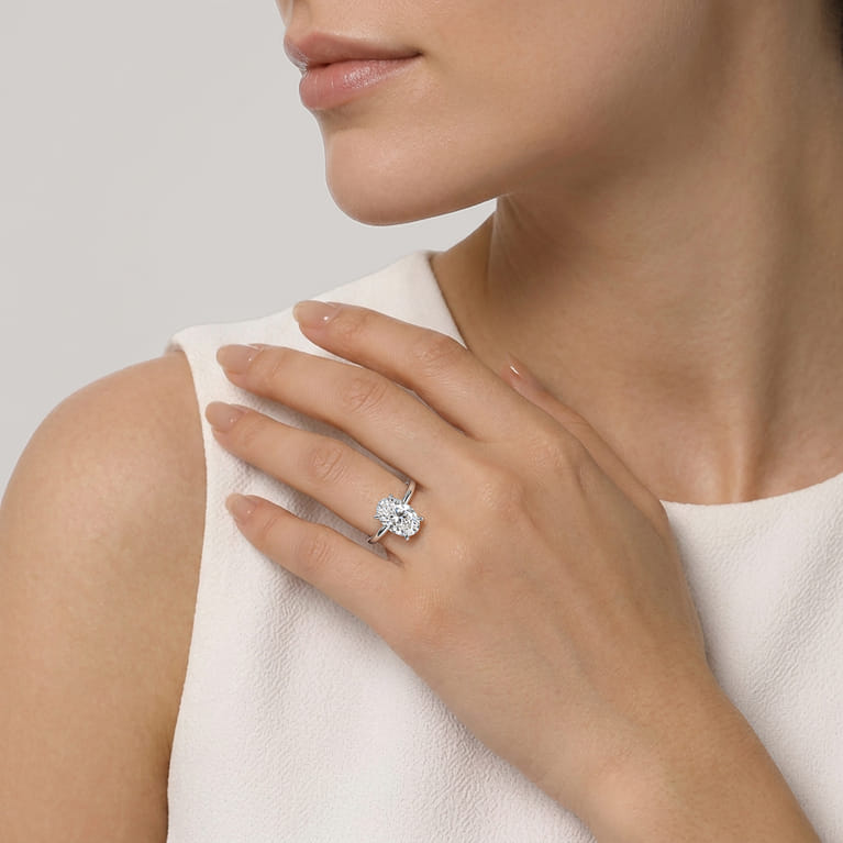 Rainah - 14K White Gold Oval Diamond Engagement Ring - 0.13 ct - Shot 5