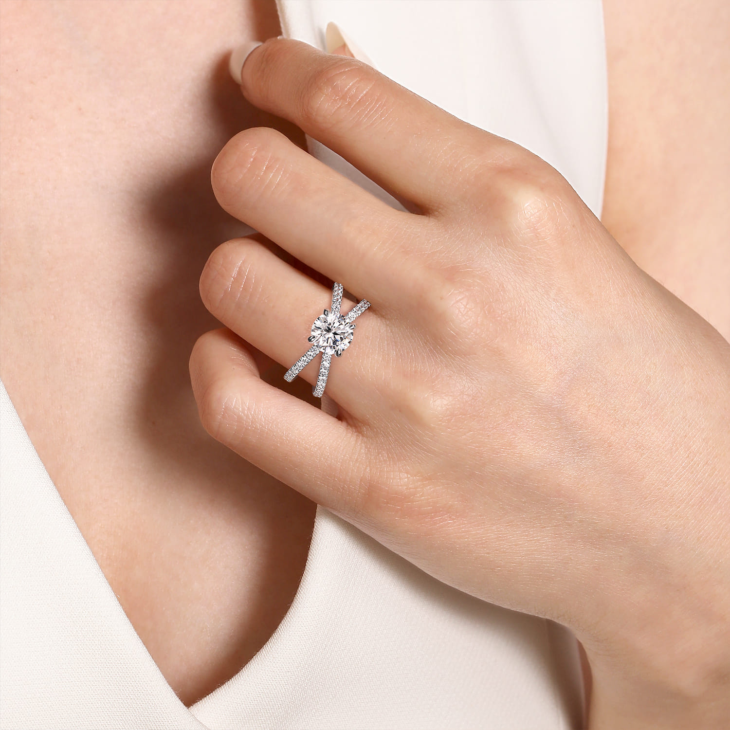Elite - 14K White Gold Split Shank Round Diamond Engagement Ring - 0.55 ct - Shot 6