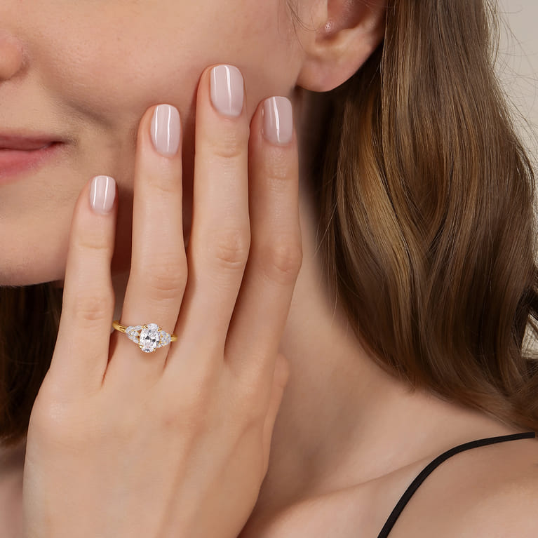 Cami - 14K Yellow Gold Oval Diamond Engagement Ring - 0.3 ct - Shot 6