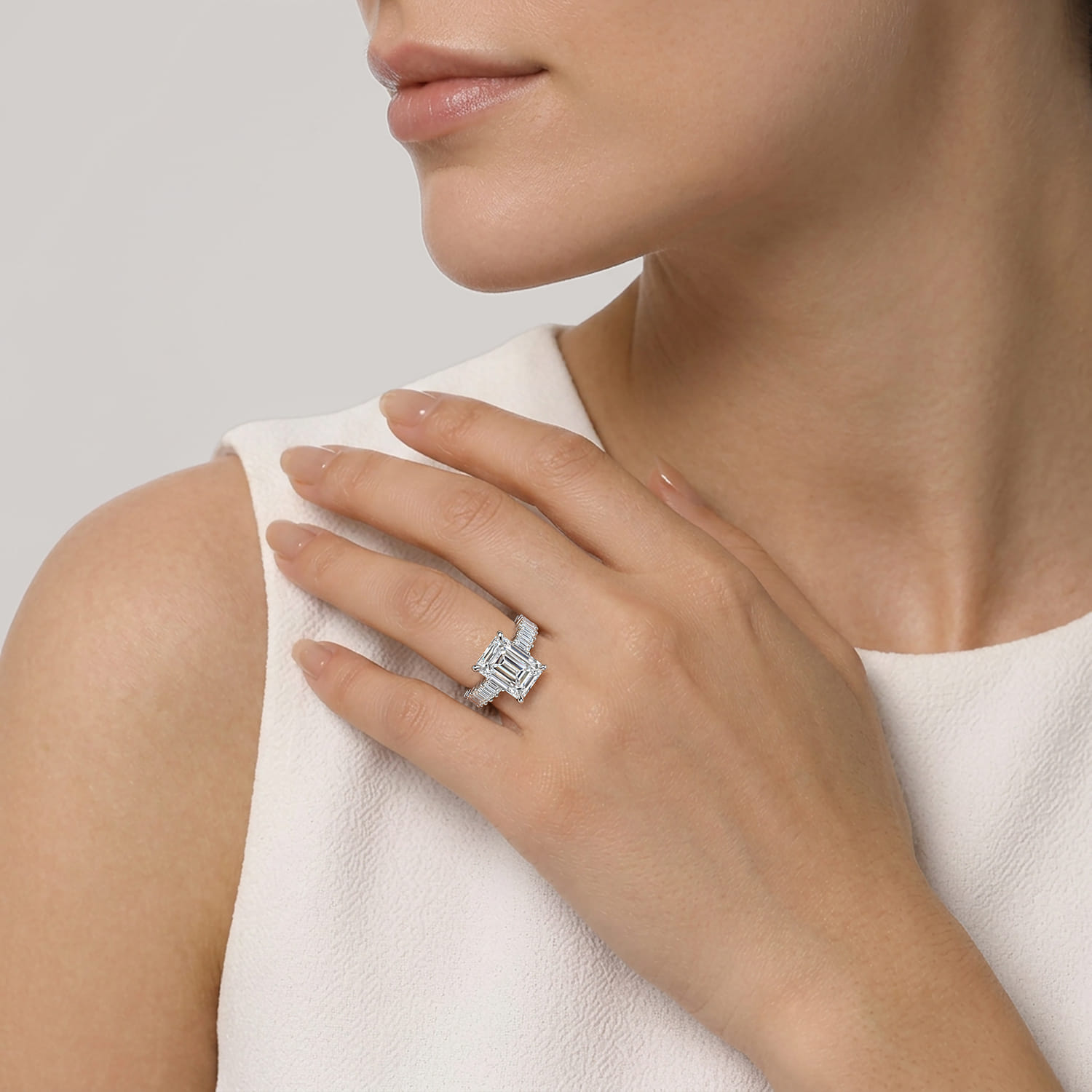 Brava - 14K White Gold Emerald Cut Diamond Engagement Ring - 1.8 ct - Shot 5