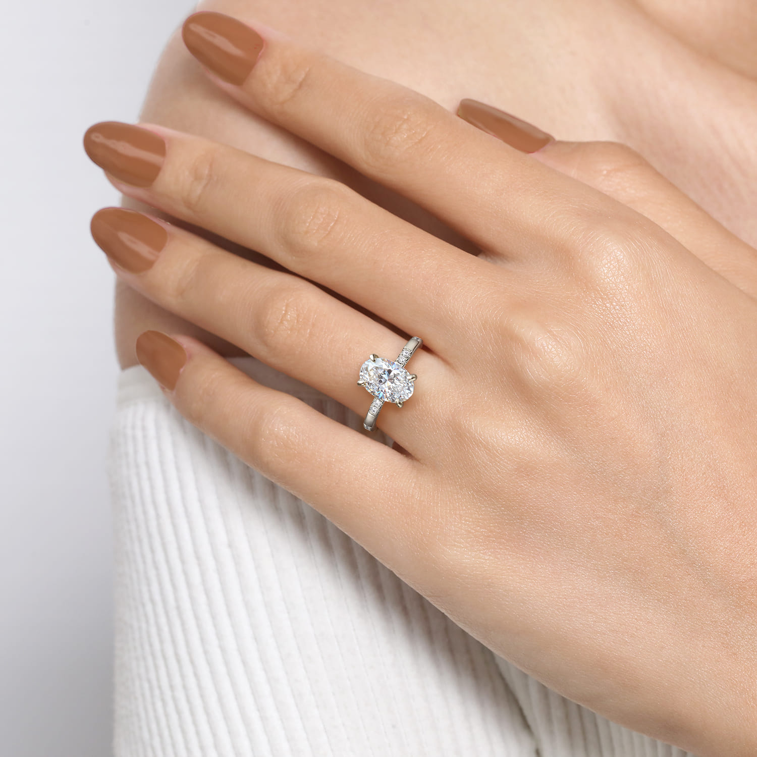 Leandra - 14K White Gold Oval Diamond Engagement Ring - 0.3 ct - Shot 6