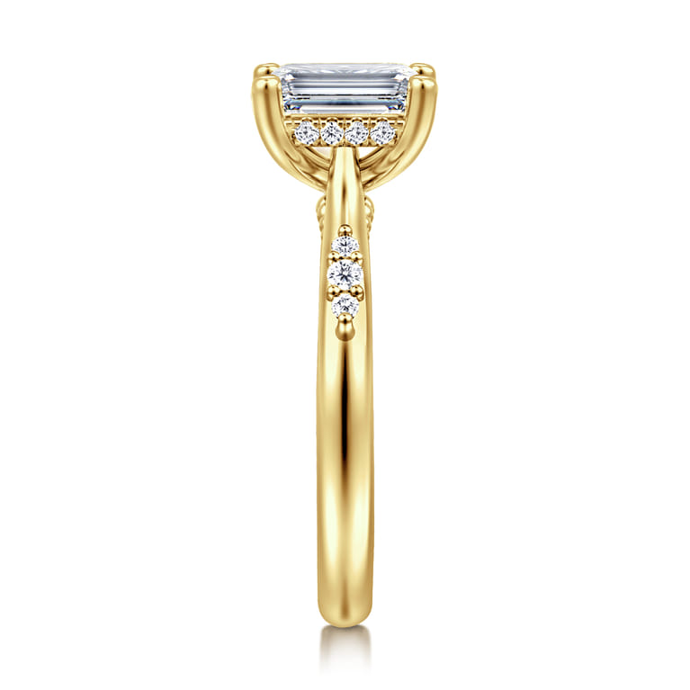 Carroline - 14K Yellow Gold Emerald Cut Diamond Engagement Ring - 0.15 ct - Shot 4