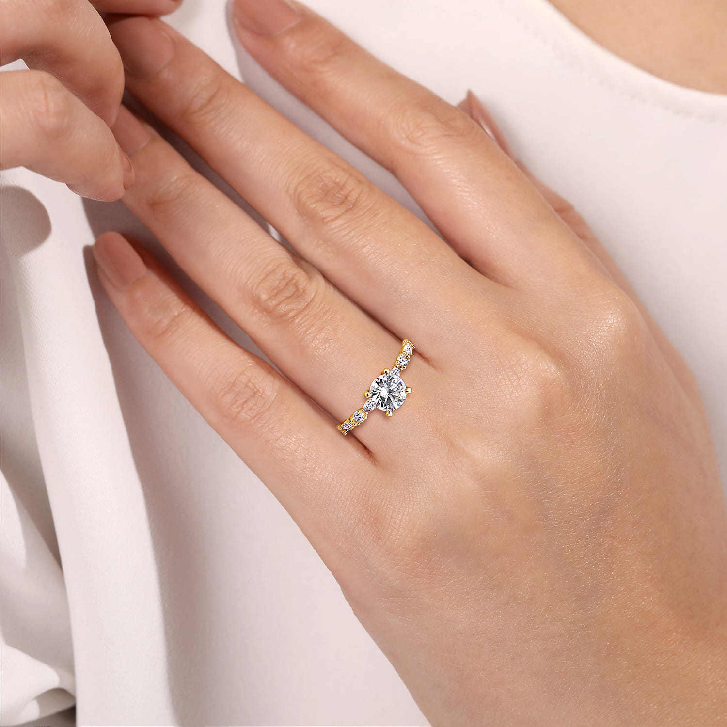 Juliet - 14K Yellow Gold Round Diamond Engagement Ring - 0.46 ct - Shot 6