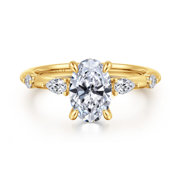 Carinna - 18K Yellow Gold Oval Diamond Engagement Ring - 0.23 ct - Shot 1
