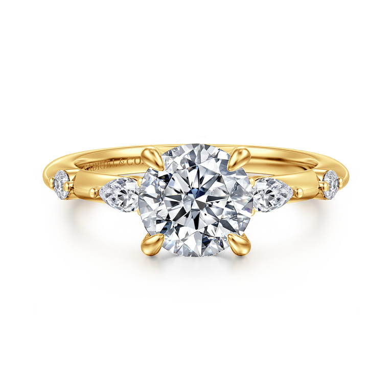 Carinna - 18K Yellow Gold Round Diamond Engagement Ring - 0.23 ct - Shot 1