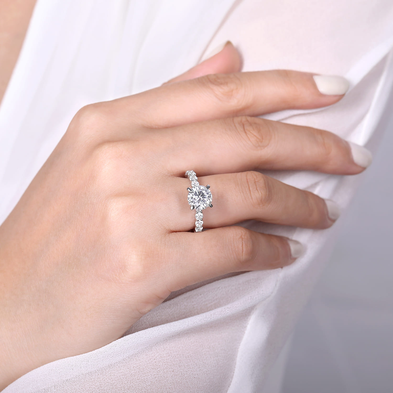 Brosnan - Platinum Round Diamond Engagement Ring - 1.03 ct - Shot 6