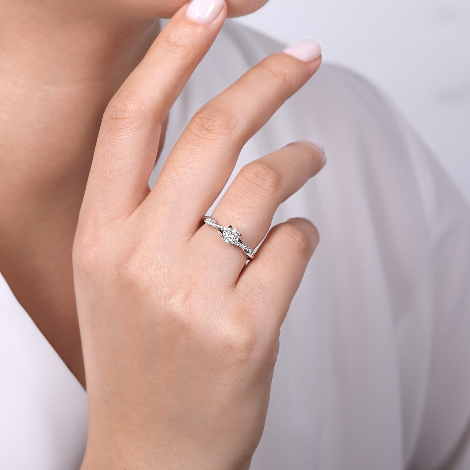 Campana - 14K White Gold Round Diamond Engagement Ring - 0.14 ct - Shot 6