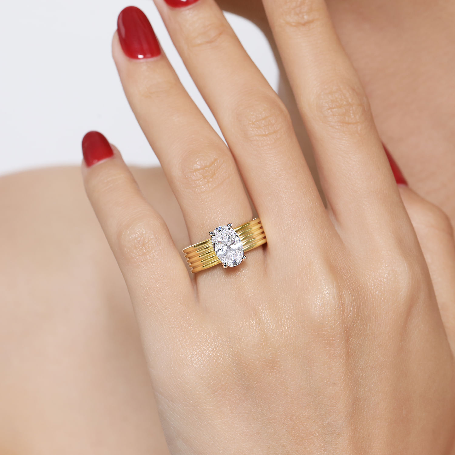 ガブリエラ　UR 14K White-Yellow Gold Oval Diamond Engagement Ring @ $2350