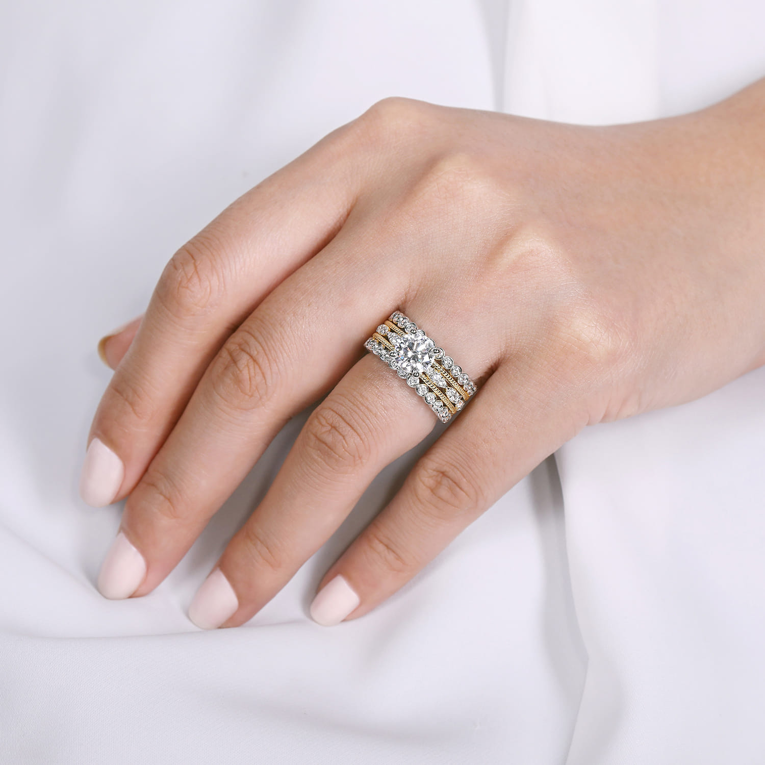 Lilith - 14K White-Yellow Gold Round Diamond Engagement Ring - 1 ct - Shot 6