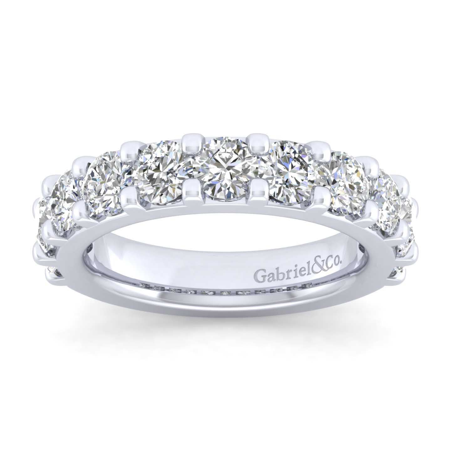 11 Stone Shared Prong Diamond Anniversary Band in 14K White Gold, photograph 5