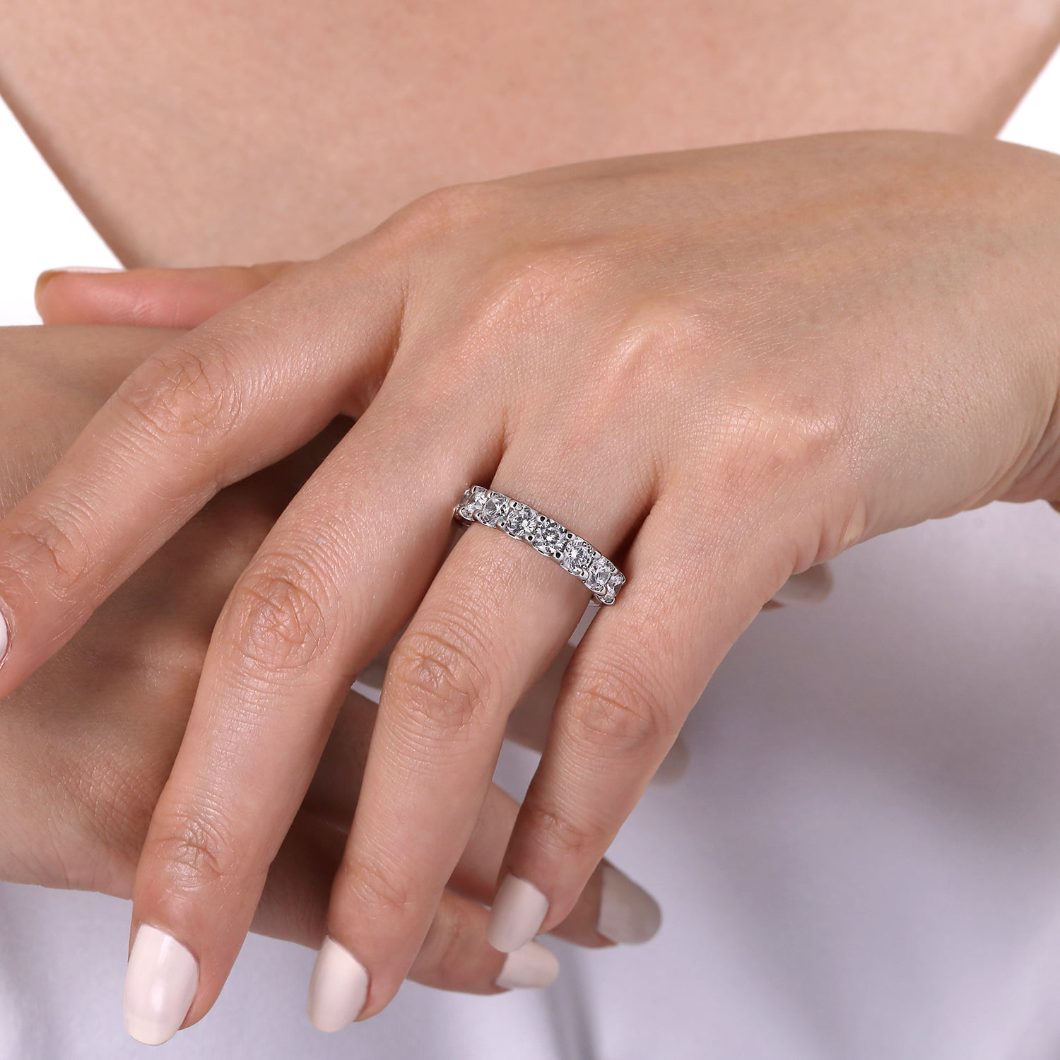 9 Stone Shared Prong Diamond Anniversary Band in 14K White Gold, photograph 5