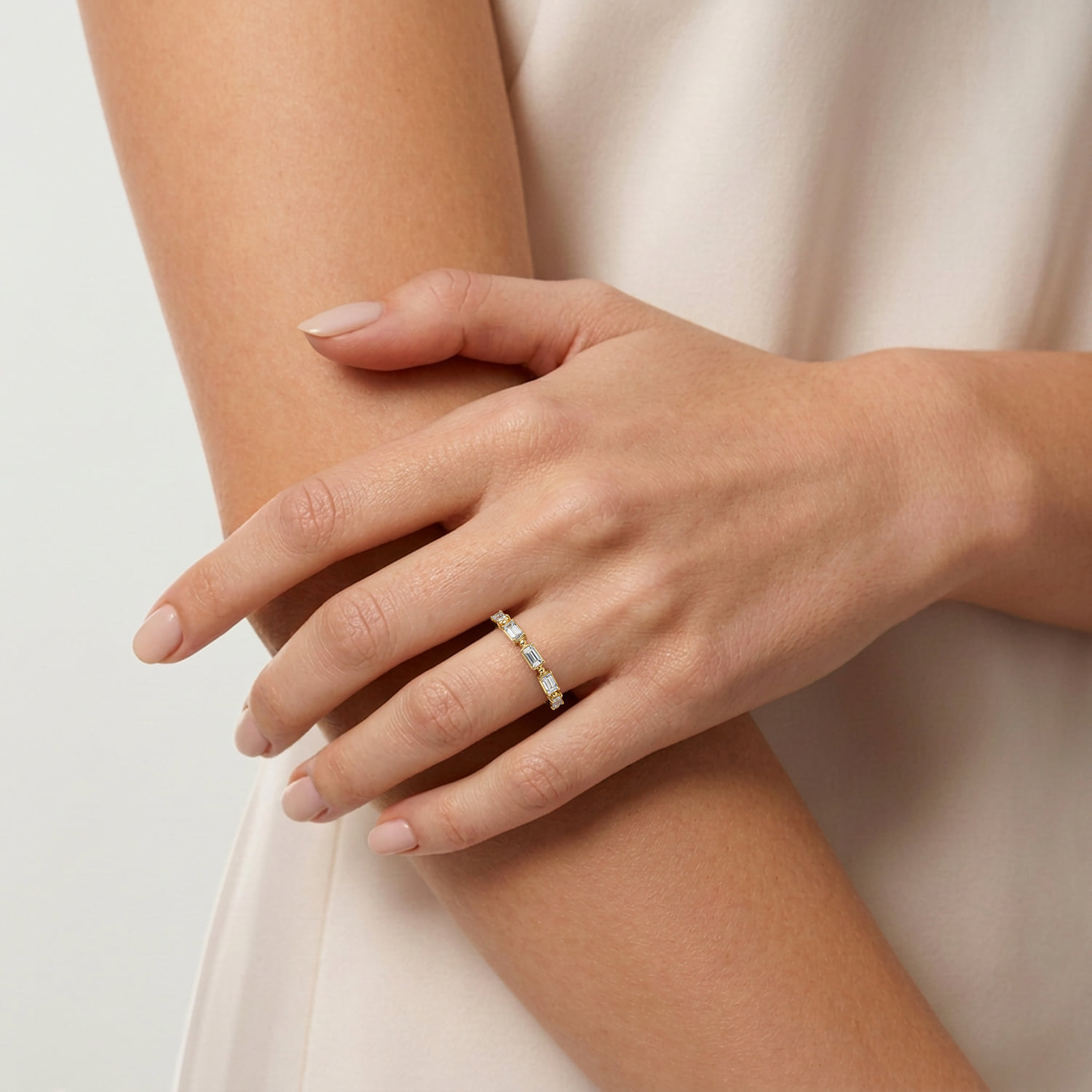 Prong Setting Baguette Diamond Anniversary Band in 14K Yellow Gold, photograph 5