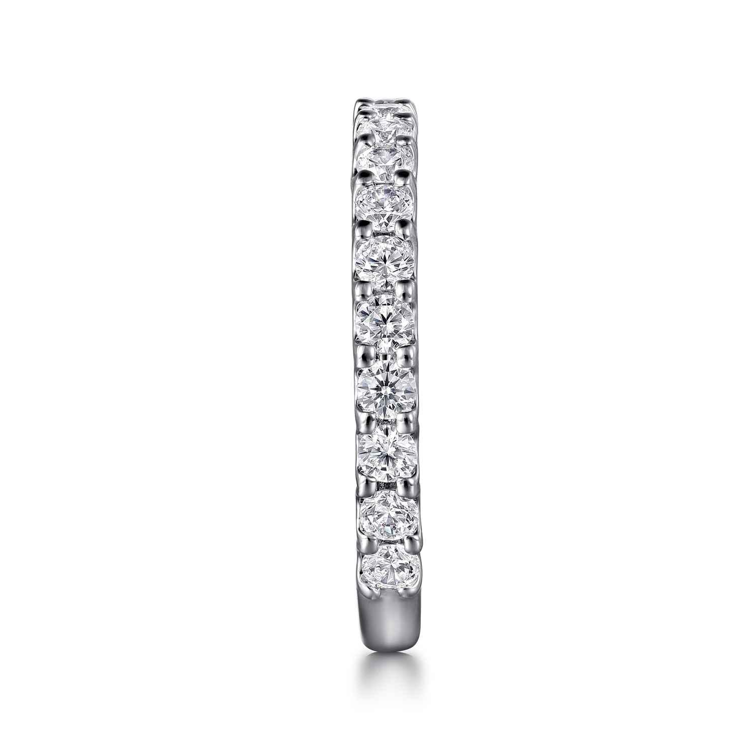 Shared Prong Set Diamond Wedding Band in Platinum, photograph 4