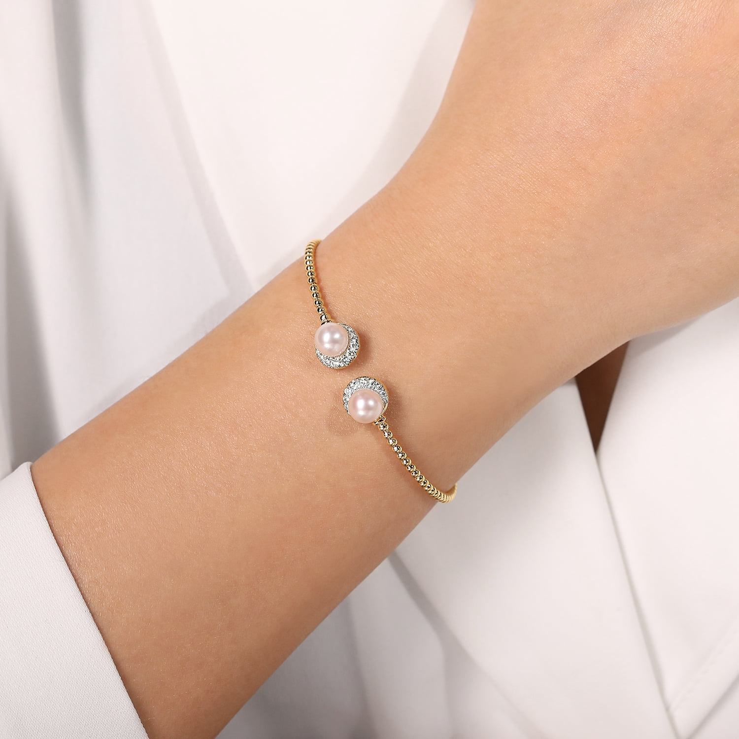 Pearl and Diamond Bangle in 14K Yellow Gold, photograph 4