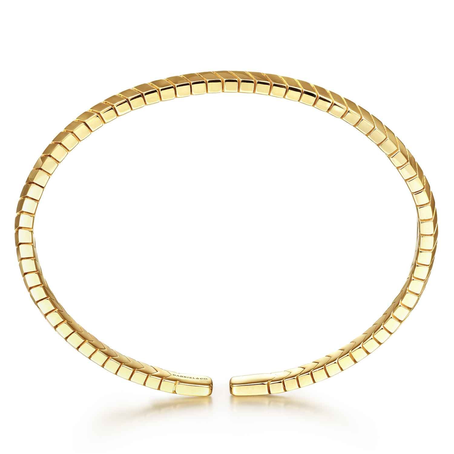 Chevron Pattern Cuff Bracelet in 14K Yellow Gold, photograph 3