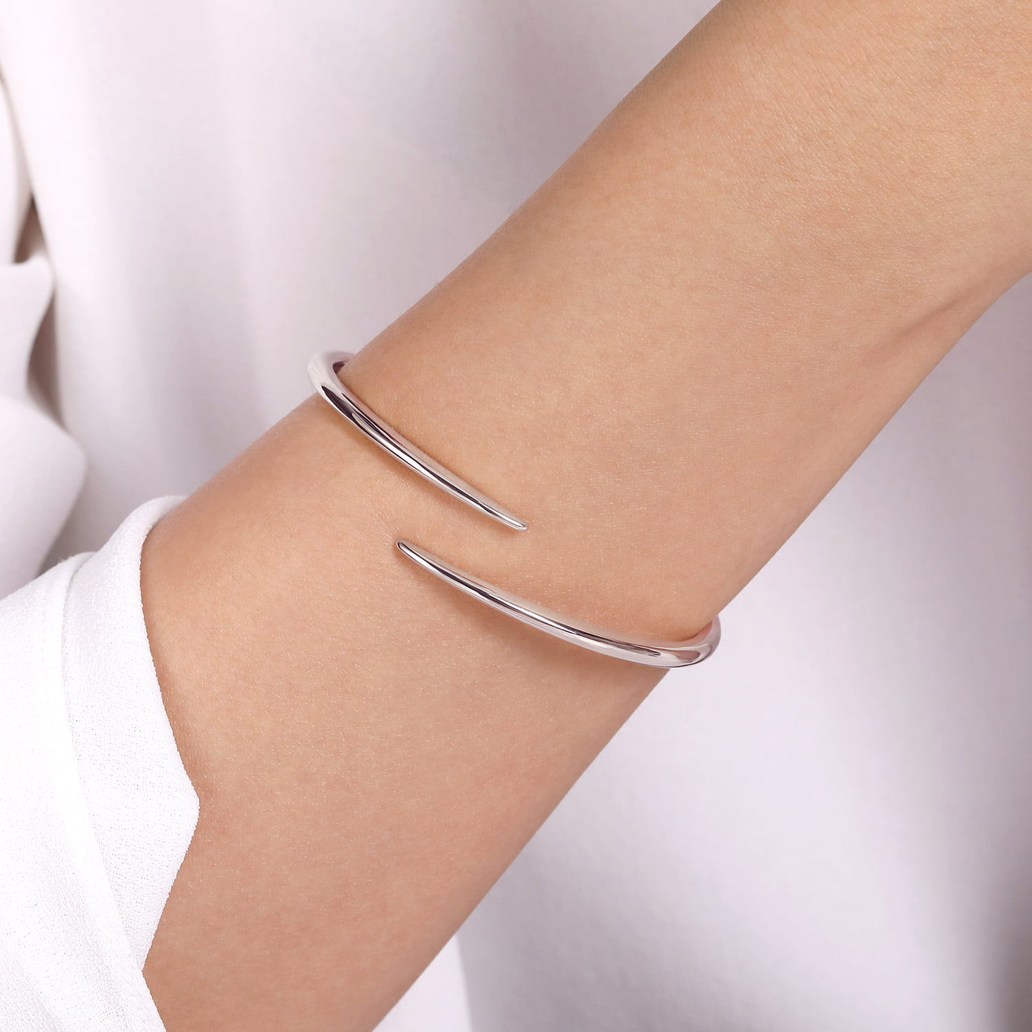 Bypass Hinged Cuff in Sterling Silver, photograph 4