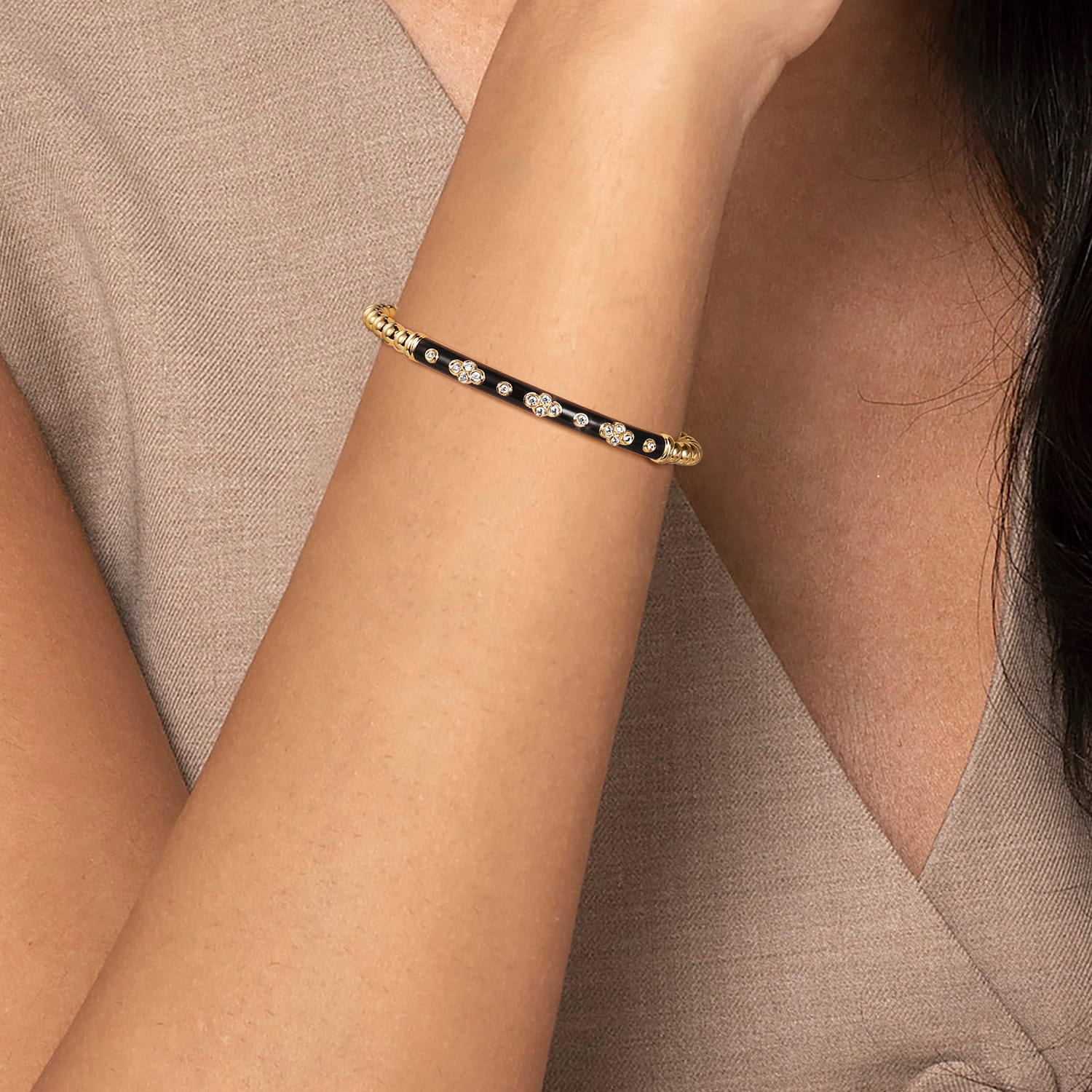 Bujukan Beads and Diamond Split Bangle Bracelet with Enamel in 14K Yellow Gold, photograph 4