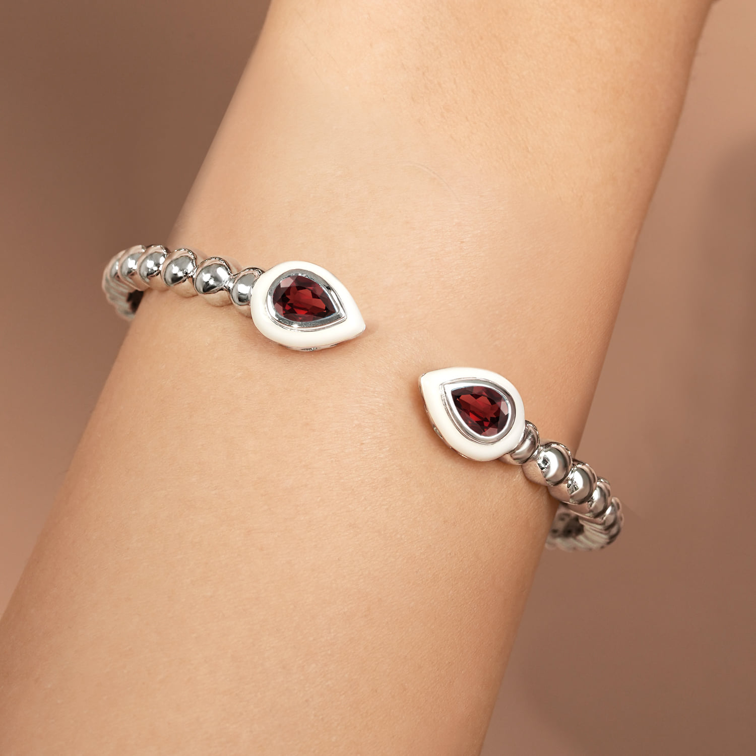 Bujukan Cuff Bangle with White Enamel and Garnet in Sterling Silver, photograph 4