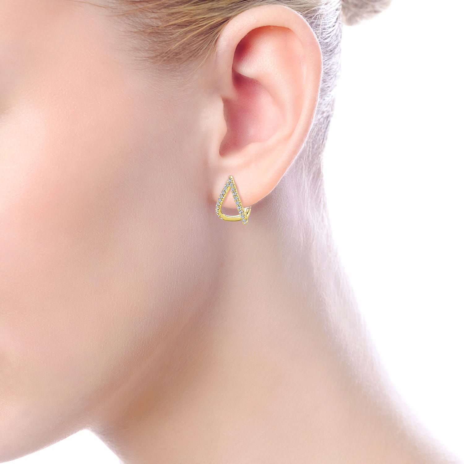 15mm Inverted V Diamond Huggies in 14K Yellow Gold, photograph 4