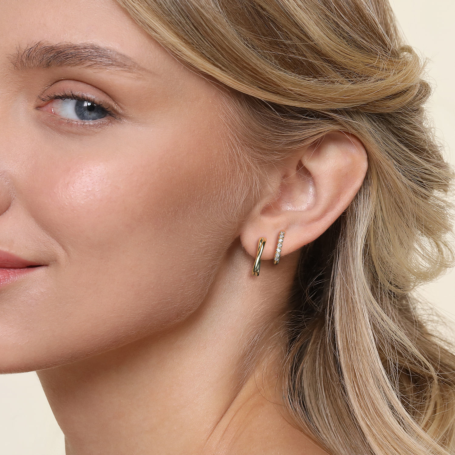 Diamond Stuggies Earrings in 14K Yellow Gold, photograph 2