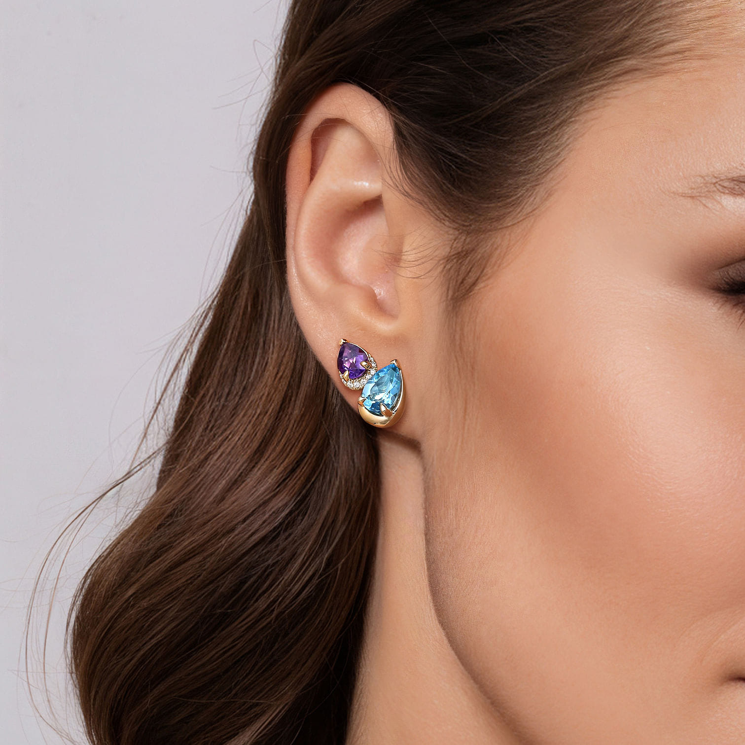 Toi et Moi Diamond Blue Topaz and Amethyst Stud Earrings in 14K Yellow Gold, photograph 2