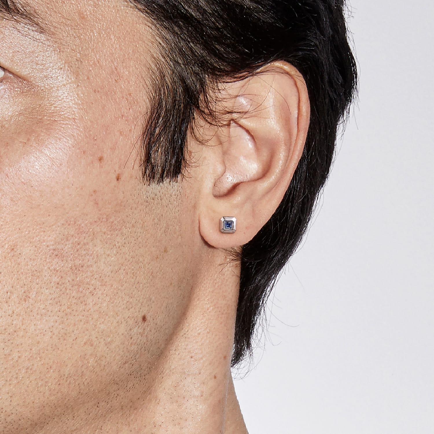 Sapphire Mens Angular Cuts Single Stud Earring in Sterling Silver, photograph 2