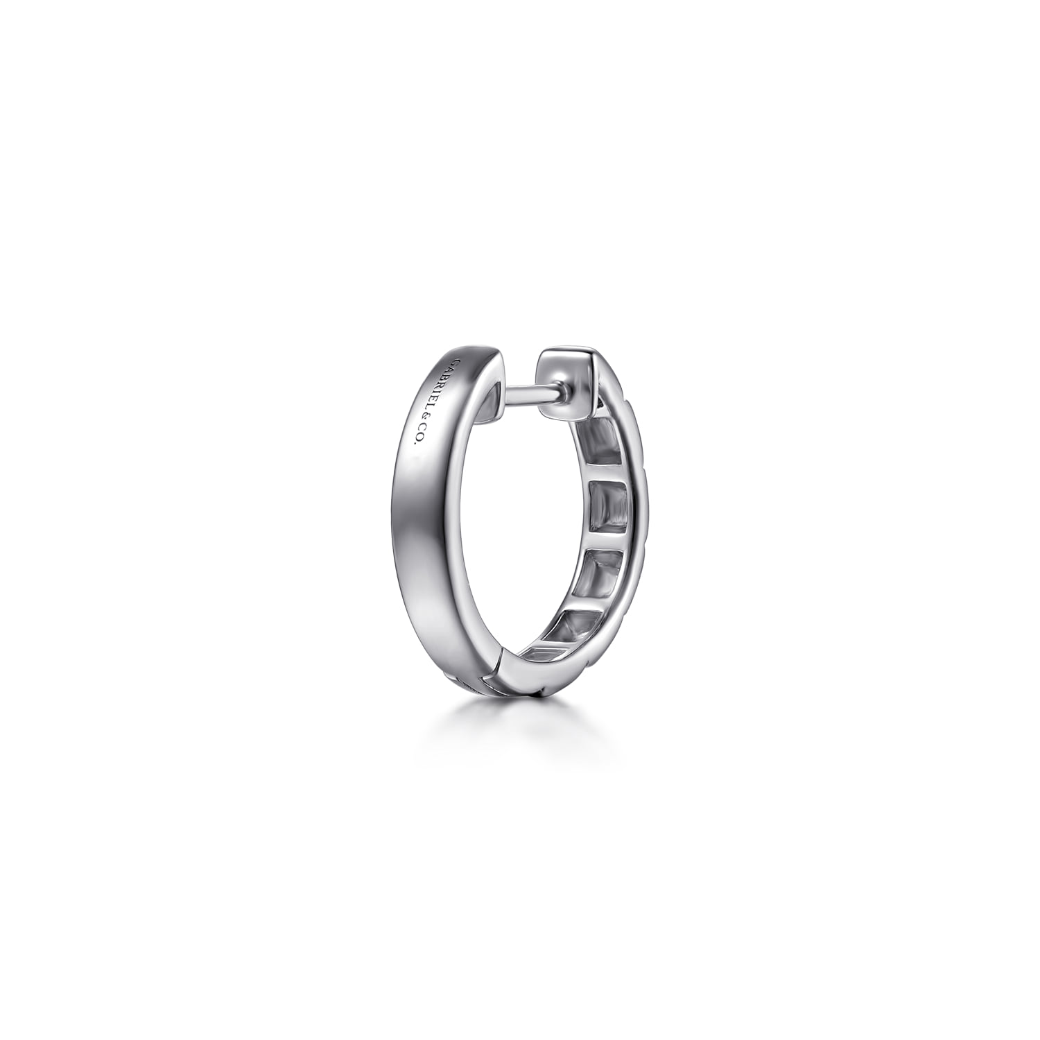 Mens Gabriel Pyramaid Single Huggie Earring in Sterling Silver, photograph 2