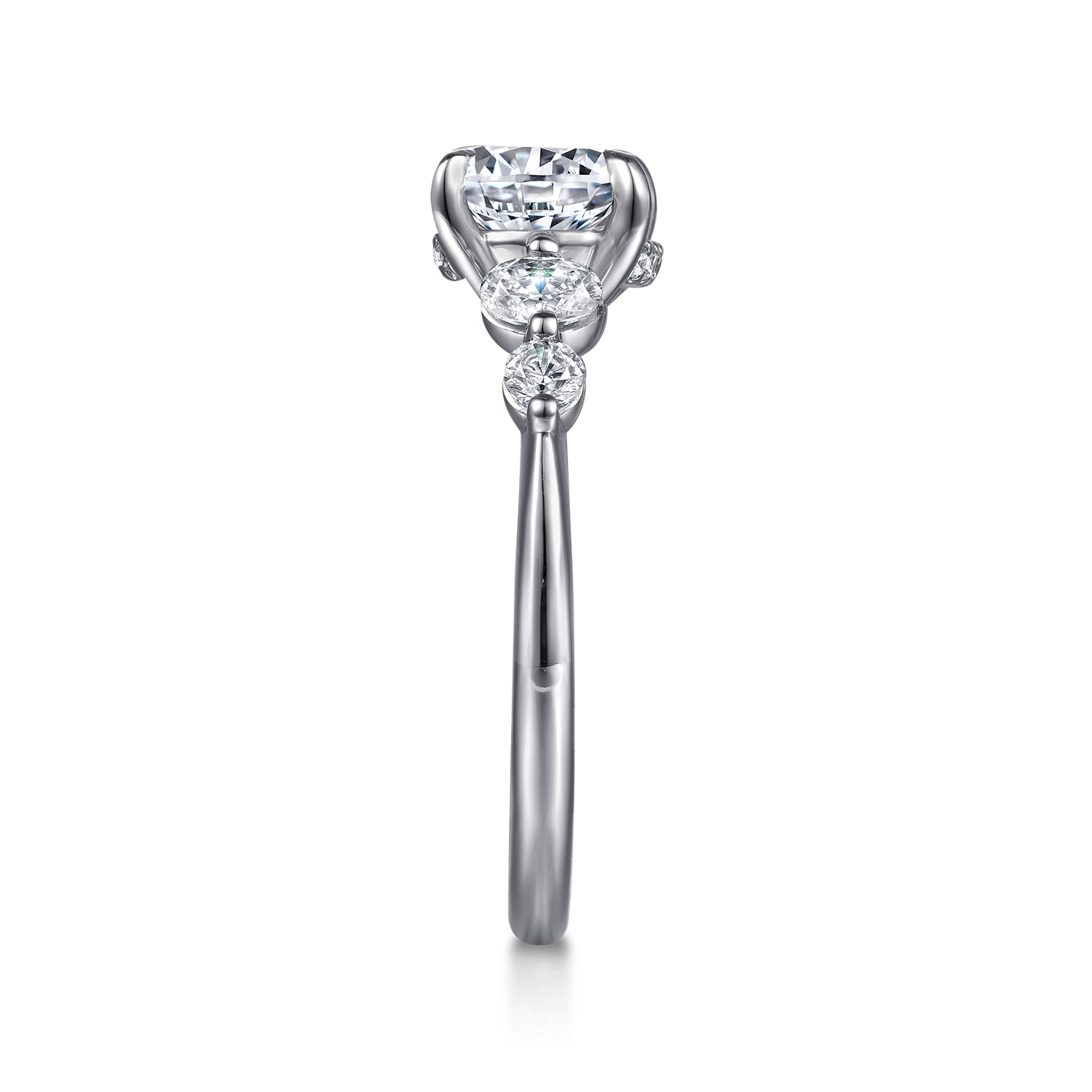 Round Diamond Engagement Ring in 14K White Gold, photograph 5