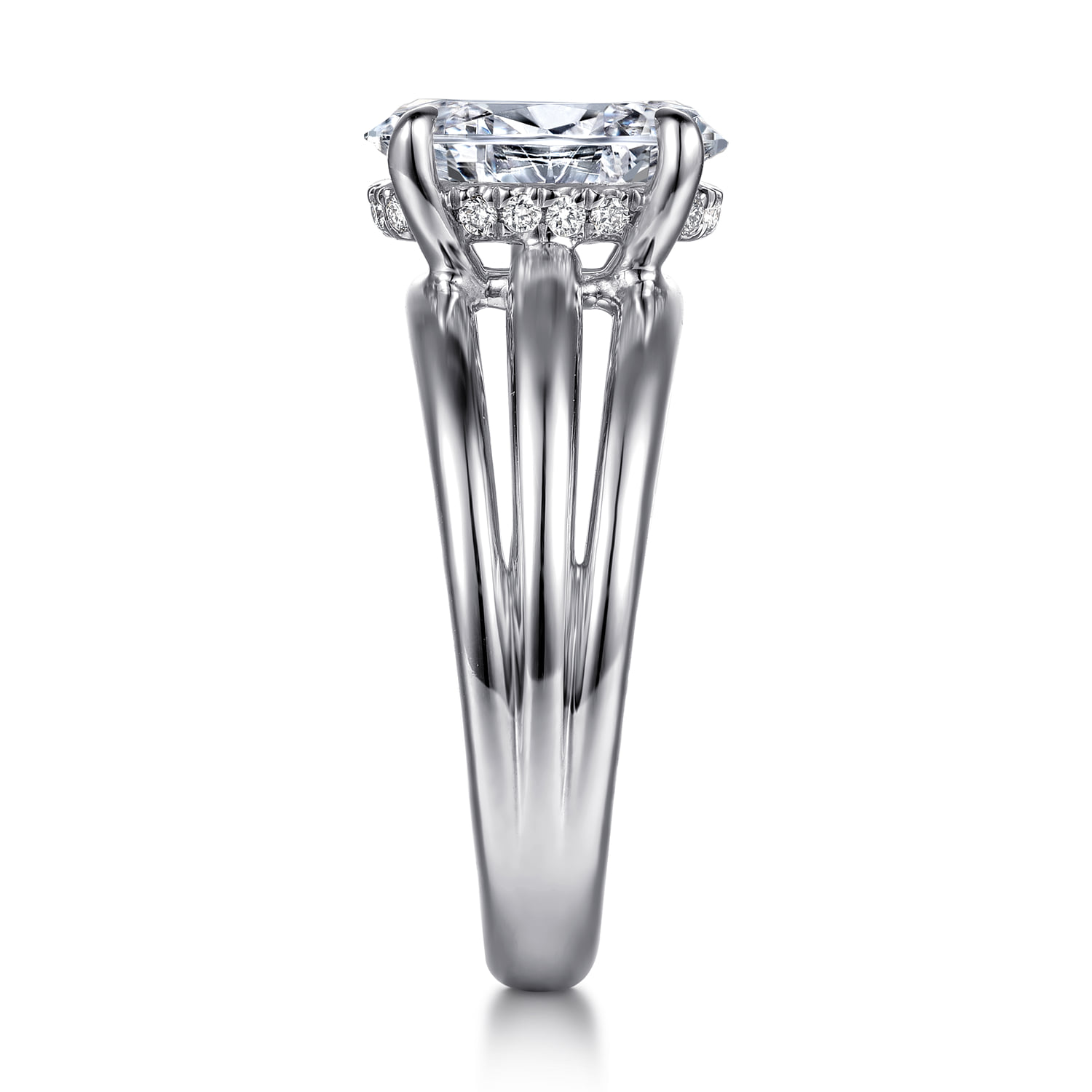 Oval Diamond Engagement Ring in 14K White Gold, photograph 5