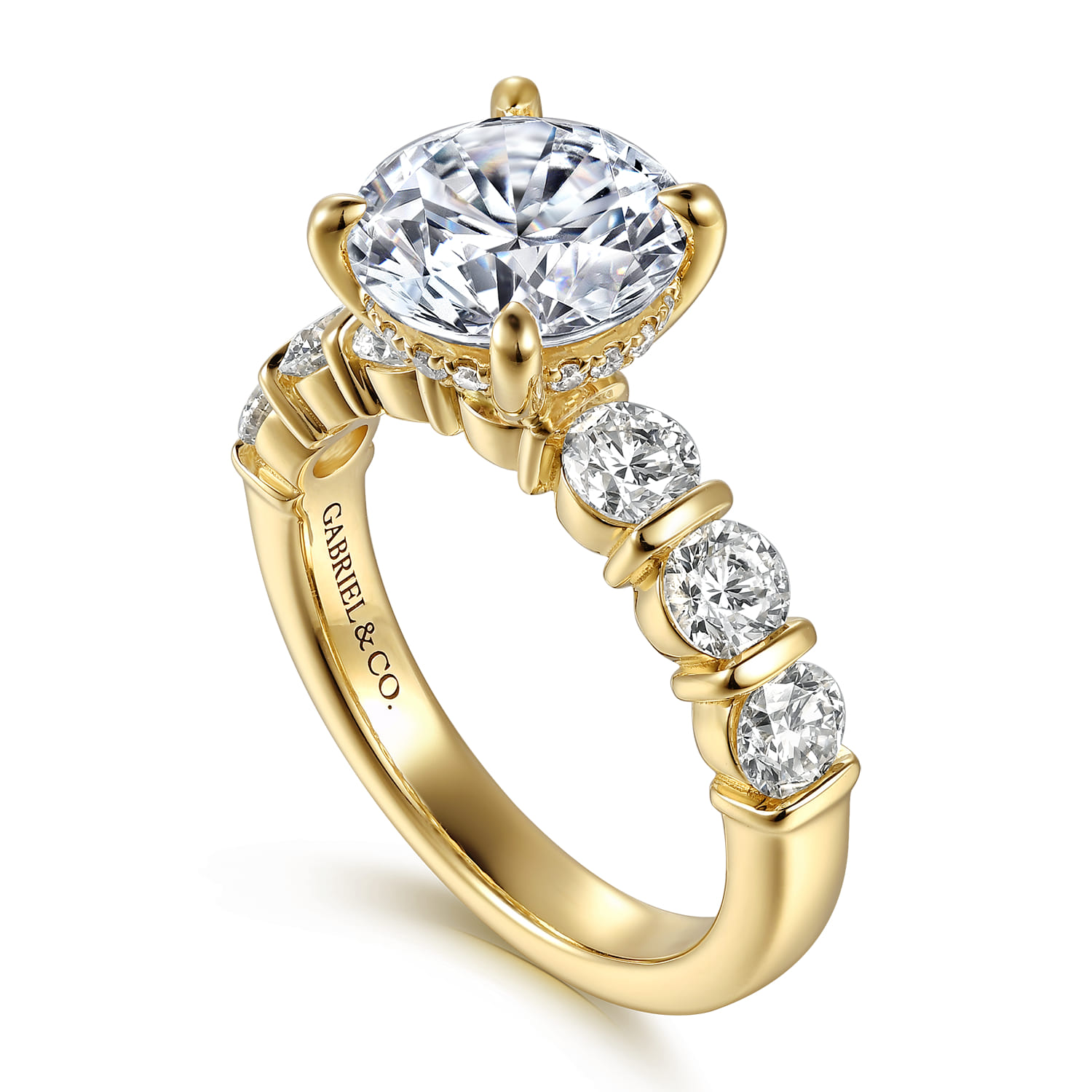 Round Diamond Engagement Ring in 14K Yellow Gold, photograph 3