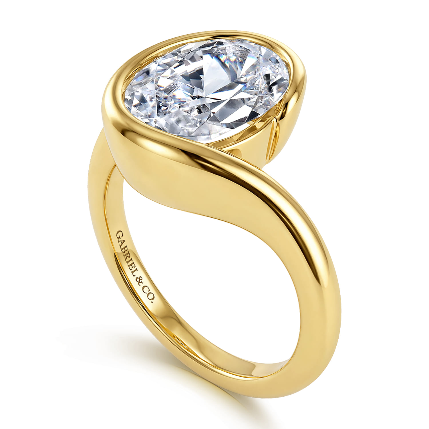 Oval Solitaire Diamond Engagement Ring in 14K Yellow Gold, photograph 3
