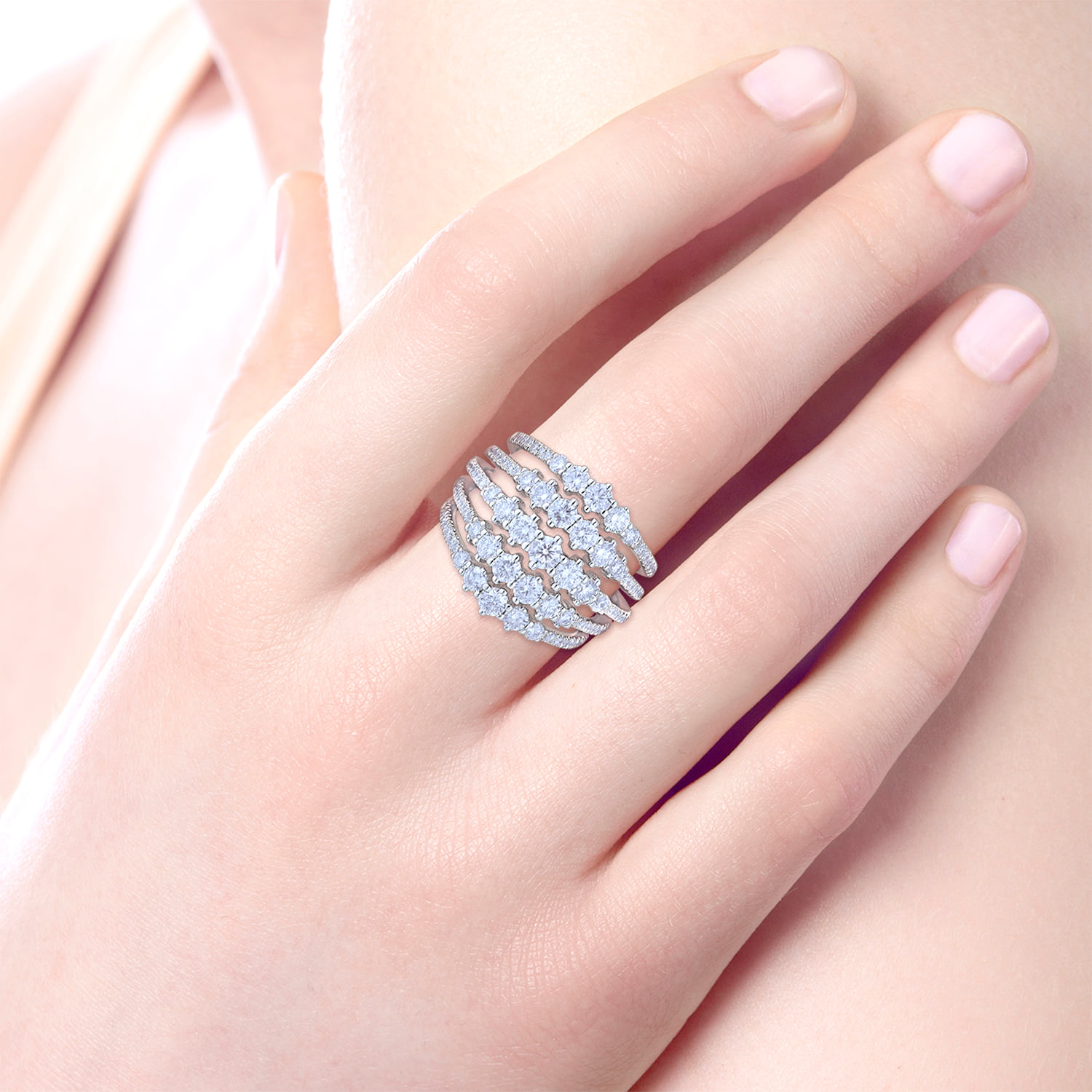 Multi Row Diamond Station Ring in 18K White Gold, photograph 5