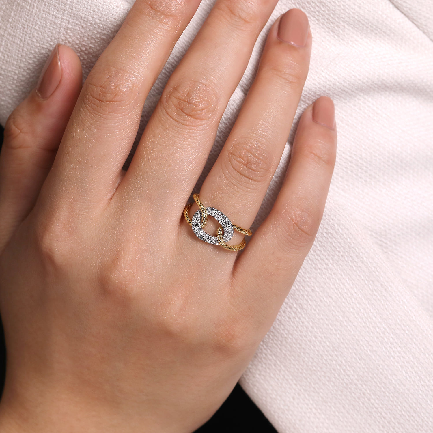 Twisted Rope Link Ring with Diamond Pave Station in 14K White/Yellow Gold, photograph 5