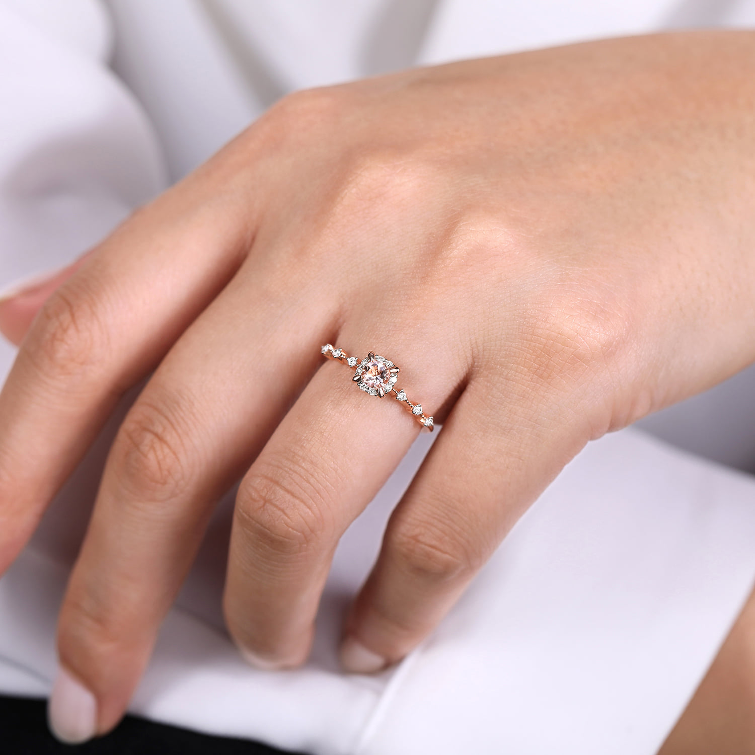 Round Morganite and Diamond Halo Ring in 14K Rose Gold, photograph 5
