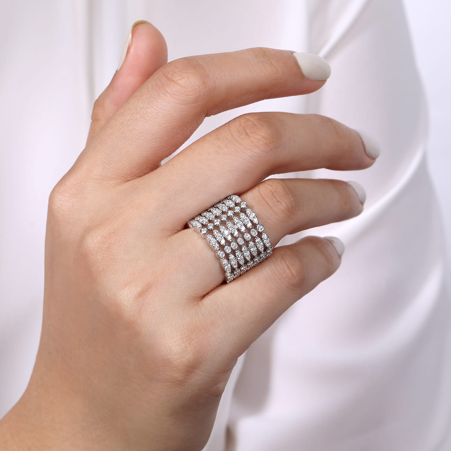 Wide Multi Row Diamond Ring in 18K White Gold, photograph 5