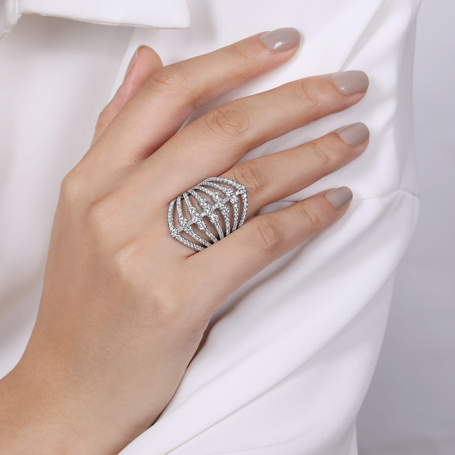 Layered Diamond Fan Wide Band Ring in 18K White Gold, photograph 5