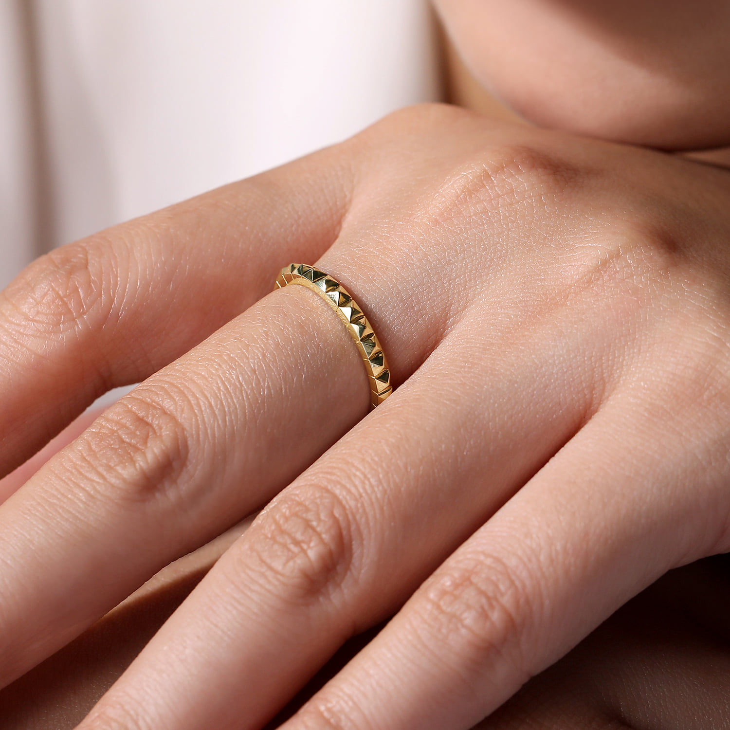 Pyramid Stackable Band in 14K Yellow Gold, photograph 5