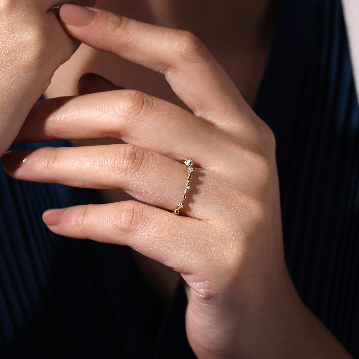 Bujukan and Diamond Station Alternating Ring in 14K Yellow Gold, photograph 5