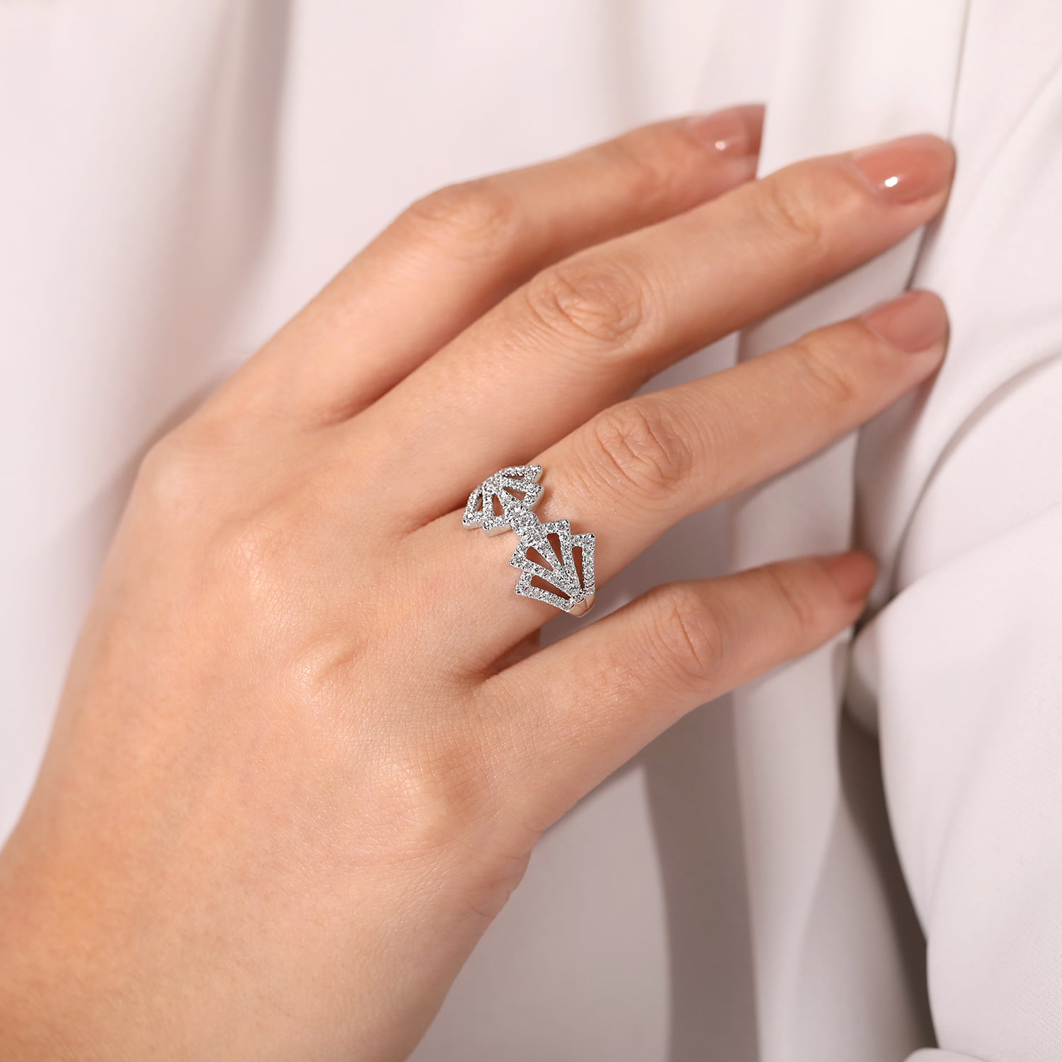 Diamond Fan Corset Ring in 14K White Gold, photograph 5