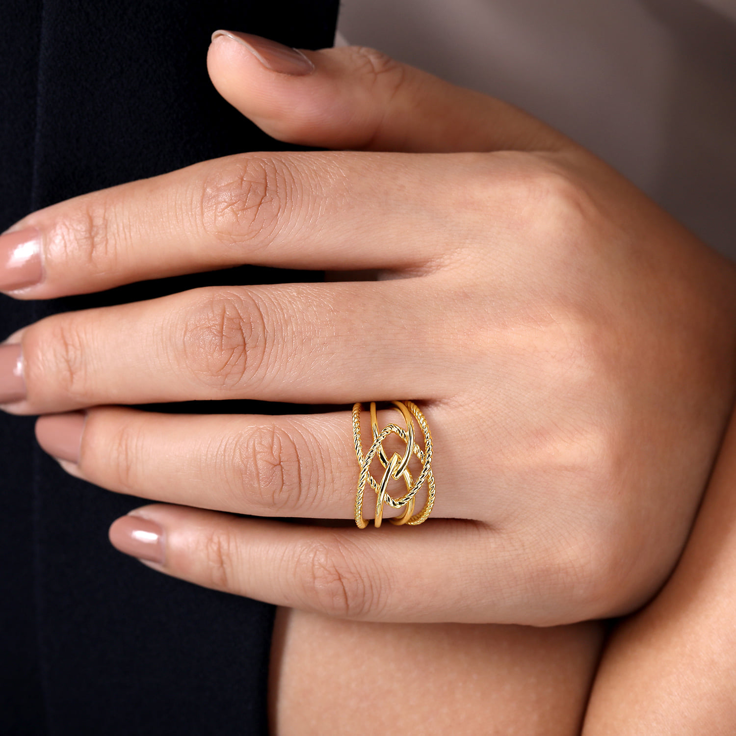 Wide Intersecting Twisted Rope Ring in 14K Yellow Gold, photograph 4