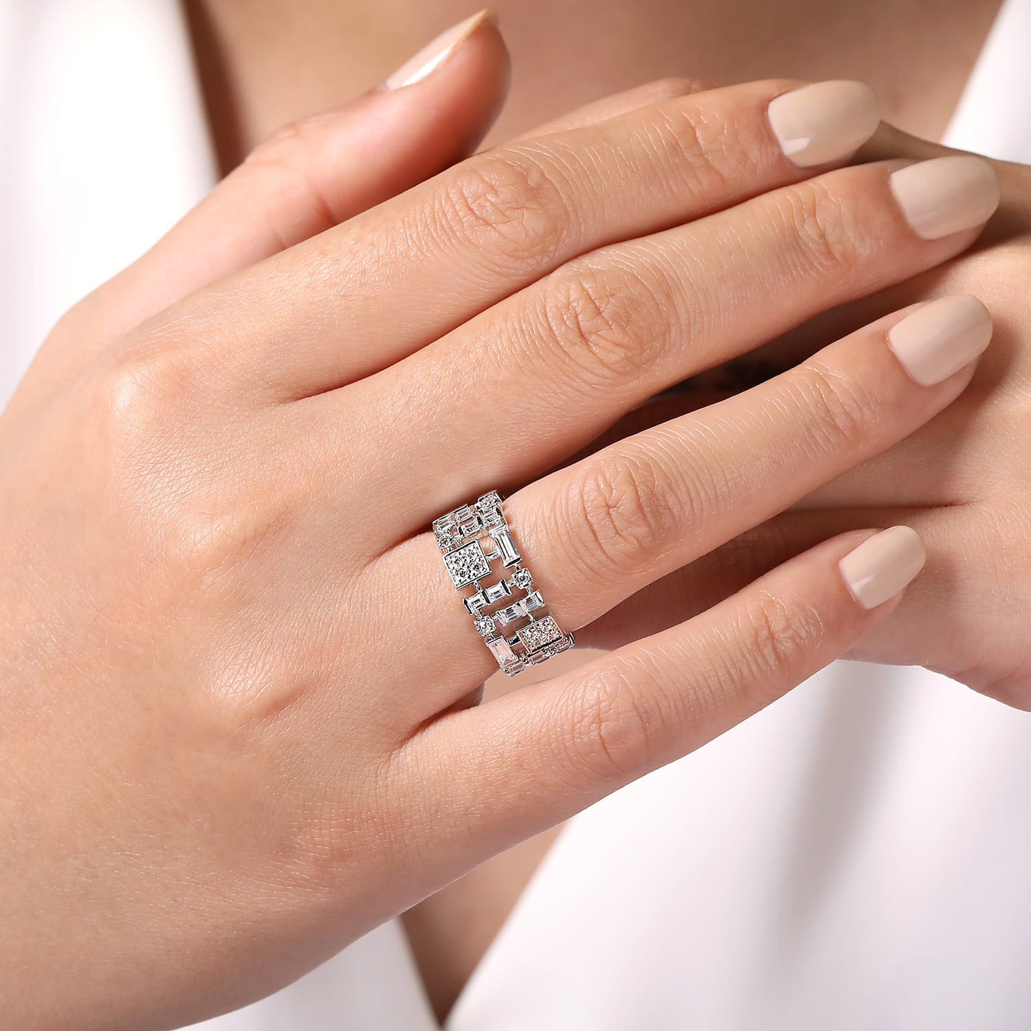 Diamond Wide Band Ring in 14K White Gold, photograph 5