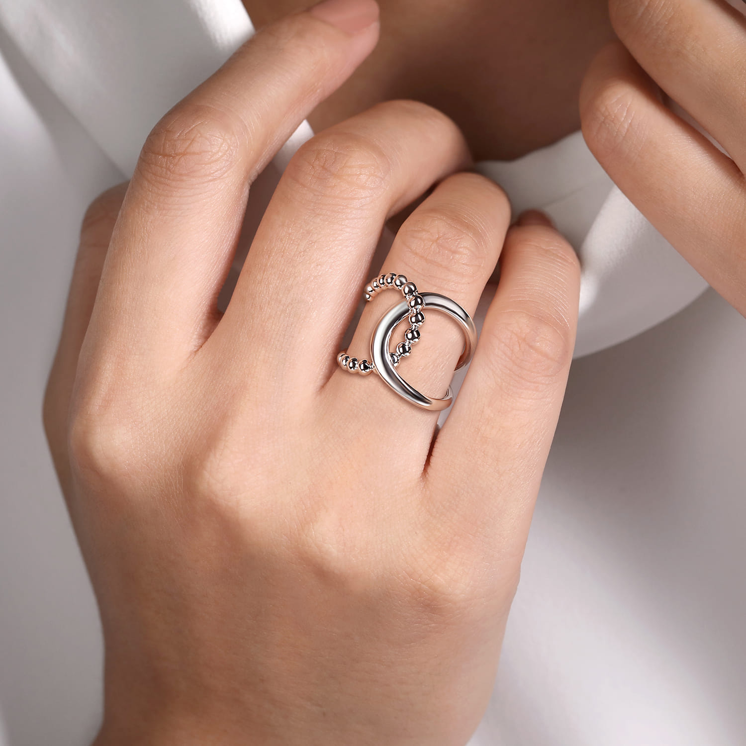 Bujukan Interlocking Wide Band Ring in Sterling Silver, photograph 5
