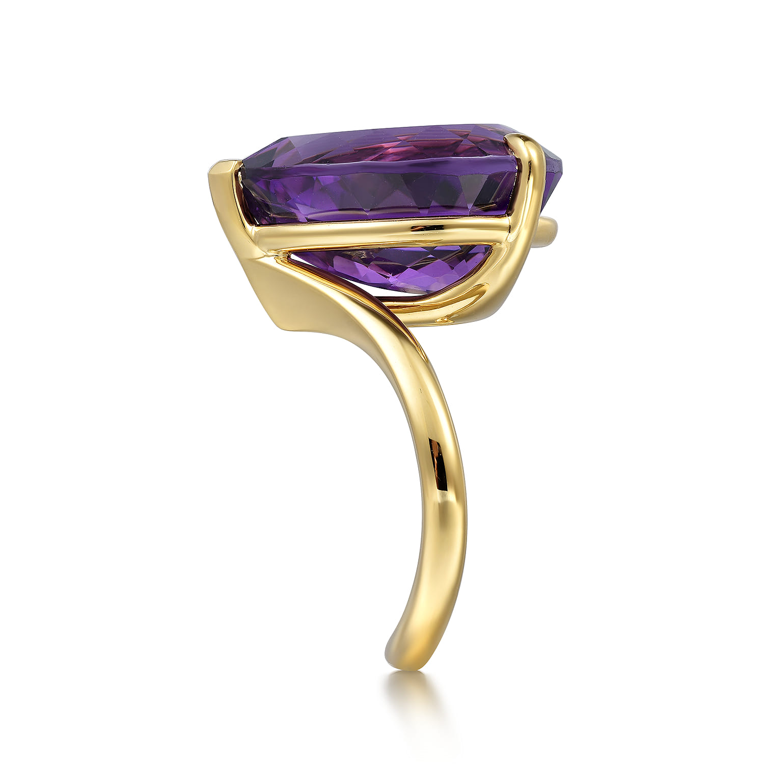Amethyst Pear Shape Ladies Ring in 14K Yellow Gold, photograph 4