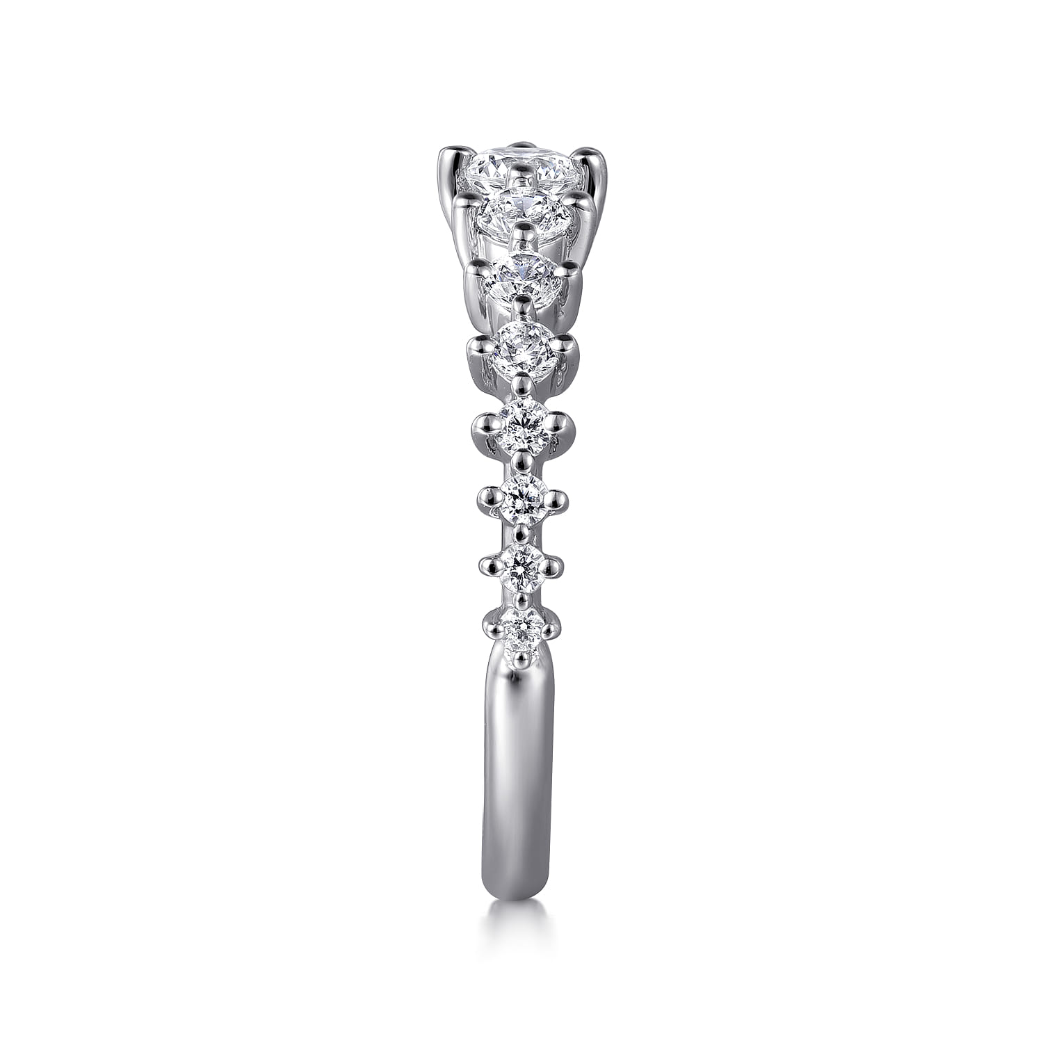 Graduating Diamond Classic Ladies Ring in 14K White Gold, photograph 4