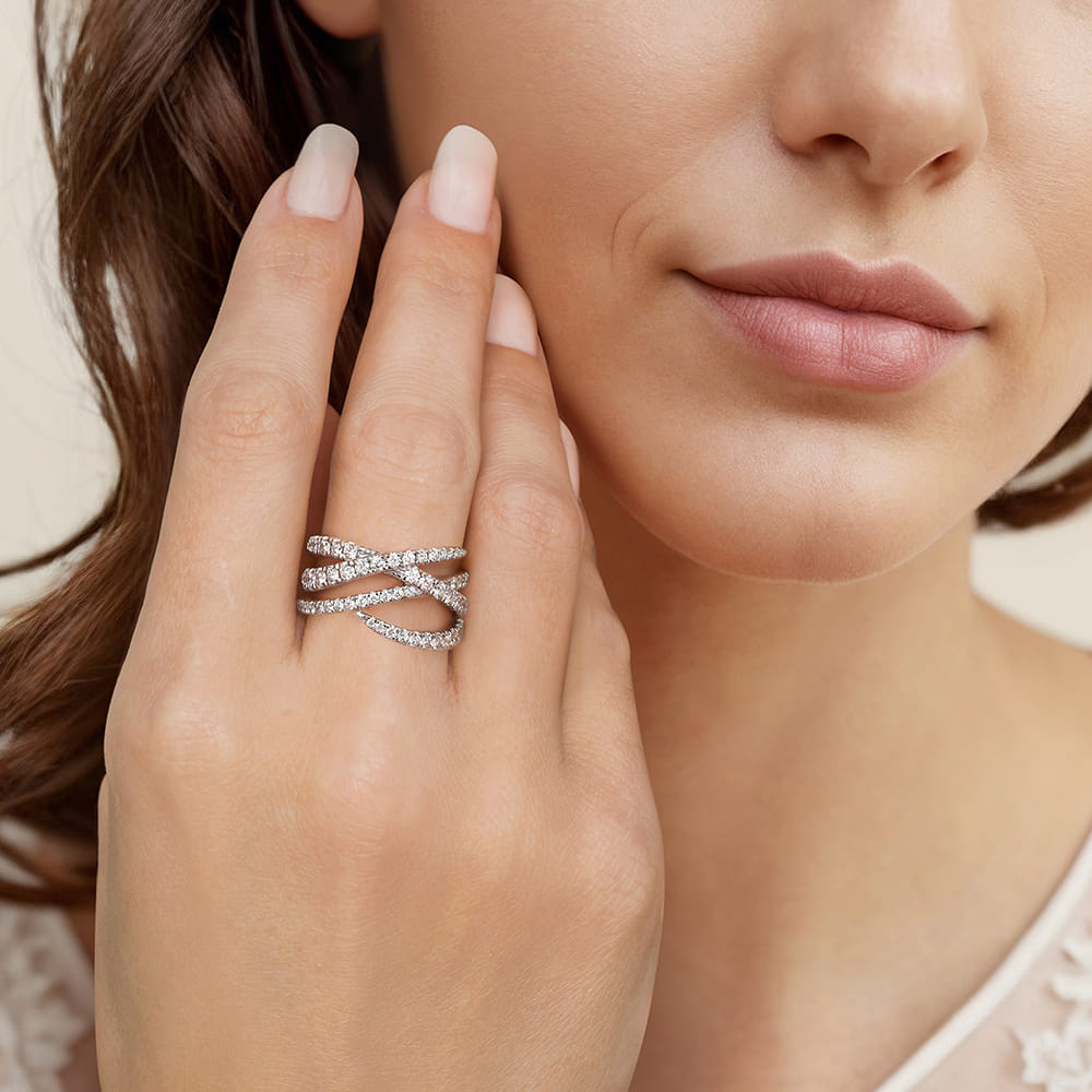 Graduating Diamond Spike Criss Cross Ring in 14K White Gold, photograph 6