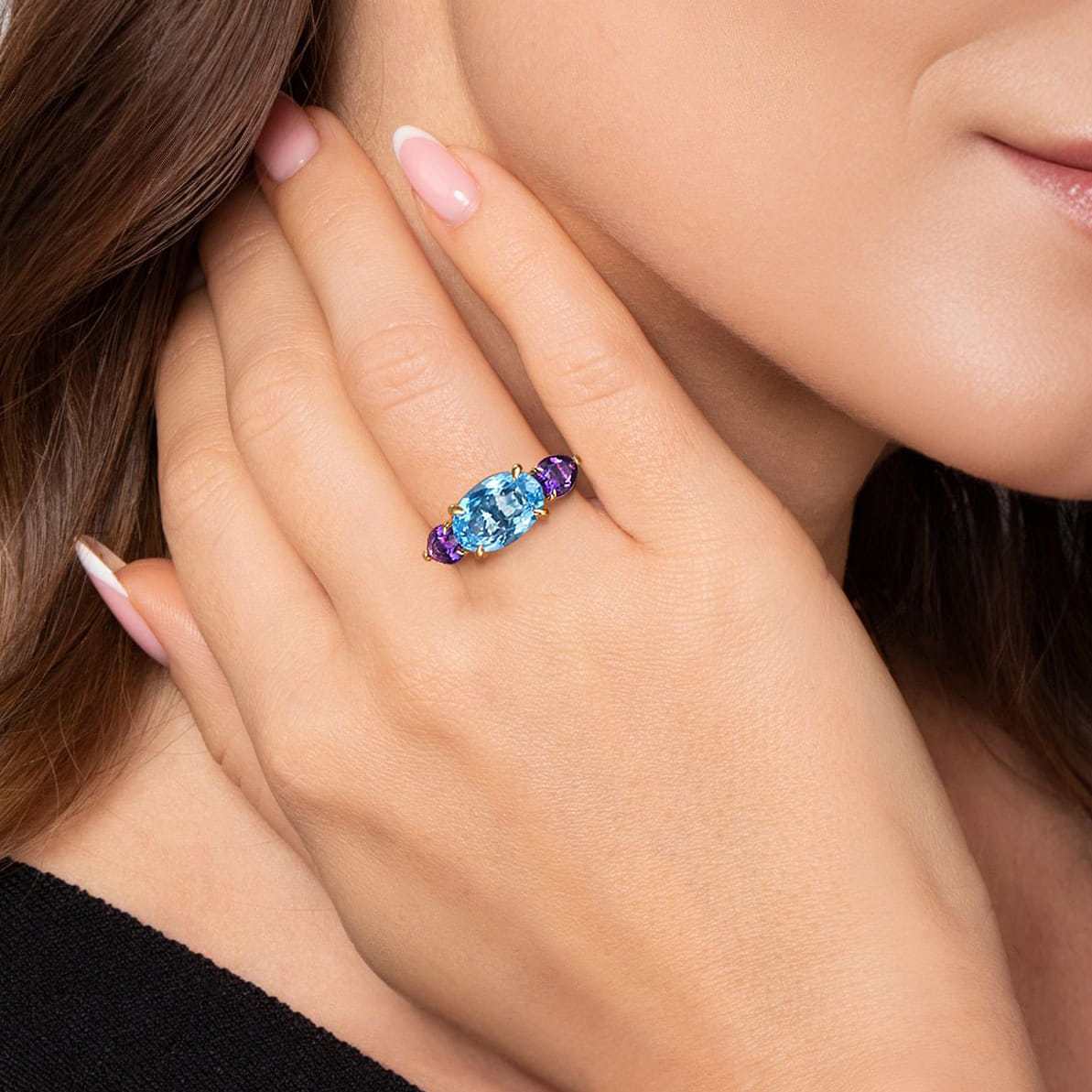 Blue Topaz and Amethyst Signet Ring in 14K Yellow Gold, photograph 5