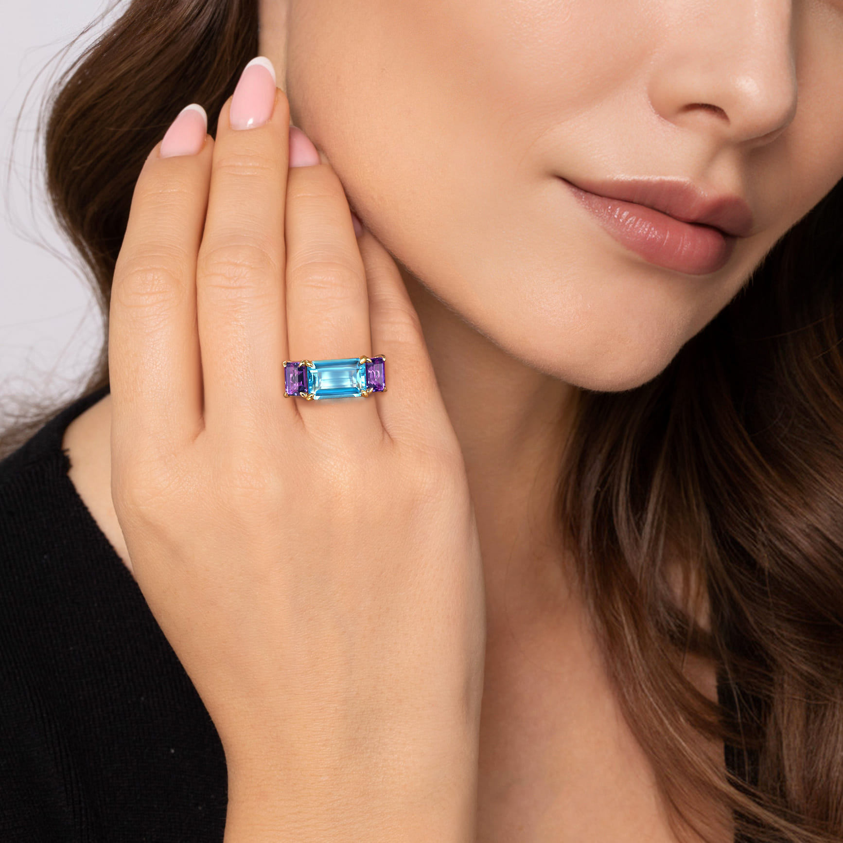 Blue Topaz and Amethyst Signet Ring in 14K Yellow Gold, photograph 5