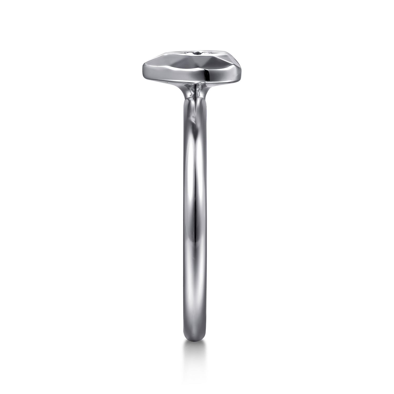 Diamond Cut Ladies Ring in Sterling Silver, photograph 4